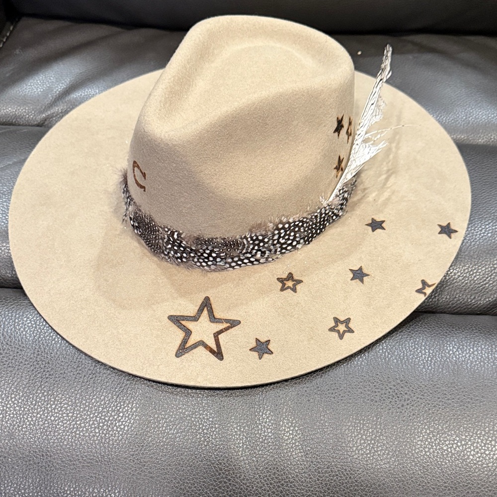 Tan Star-Embellished Women's Hat